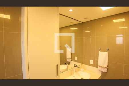 Apartamento à venda com 184m², 4 quartos e 3 vagas Apartamento à venda com 184m², 4 quartos e 3 vagasBanheiro