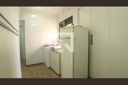 Apartamento à venda com 184m², 4 quartos e 3 vagas Apartamento à venda com 184m², 4 quartos e 3 vagasÁrea de Serviço