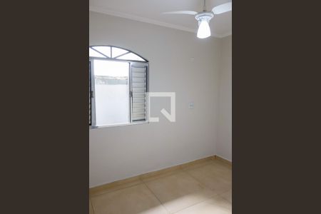 Casa à venda com 256m², 4 quartos e 4 vagas Casa à venda com 256m², 4 quartos e 4 vagasQuarto 2