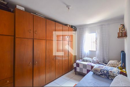 Casa à venda com 284m², 5 quartos e 3 vagas Casa à venda com 284m², 5 quartos e 3 vagasQuarto 3