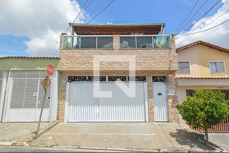 Casa à venda com 284m², 5 quartos e 3 vagas Casa à venda com 284m², 5 quartos e 3 vagasFachada