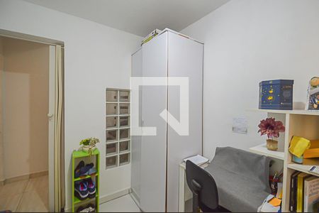 Casa à venda com 284m², 5 quartos e 3 vagas Casa à venda com 284m², 5 quartos e 3 vagasQuarto 2