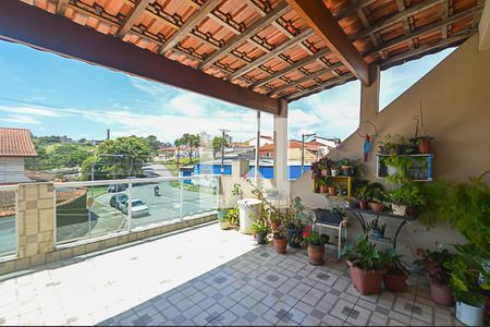 Casa à venda com 284m², 5 quartos e 3 vagas Casa à venda com 284m², 5 quartos e 3 vagasVaranda da Sala 2