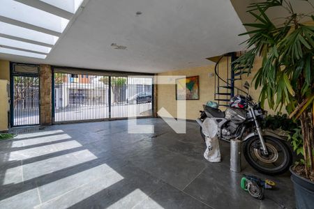 Casa à venda com 350m², 3 quartos e 3 vagas Casa à venda com 350m², 3 quartos e 3 vagasGaragem