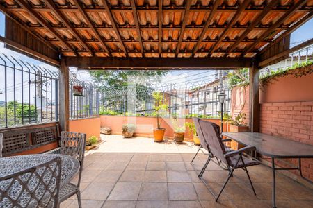 Casa à venda com 350m², 3 quartos e 3 vagas Casa à venda com 350m², 3 quartos e 3 vagasTerraço