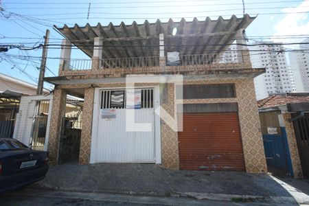 Casa à venda com 276m², 3 quartos e 2 vagasFachada