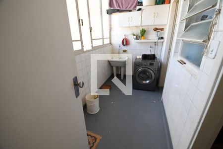 Apartamento à venda com 130m², 2 quartos e 1 vagaÁrea de Serviço