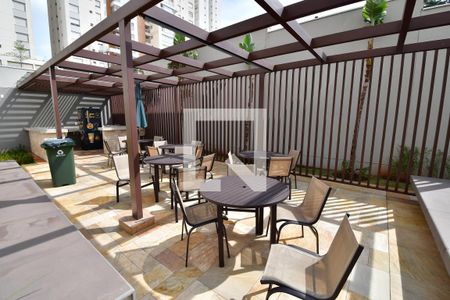 Apartamento à venda com 83m², 2 quartos e 2 vagasÁrea comum - Piscina 2