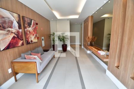 Apartamento à venda com 83m², 2 quartos e 2 vagasHall social