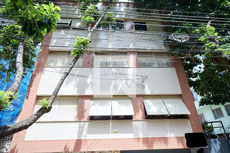 Apartamento à venda com 140m², 4 quartos e 1 vaga Apartamento à venda com 140m², 4 quartos e 1 vagaFachada