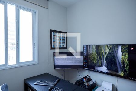 Apartamento à venda com 140m², 4 quartos e 1 vaga Apartamento à venda com 140m², 4 quartos e 1 vagaEscritório