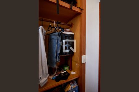 Apartamento à venda com 140m², 4 quartos e 1 vaga Apartamento à venda com 140m², 4 quartos e 1 vagaCloset da suíte