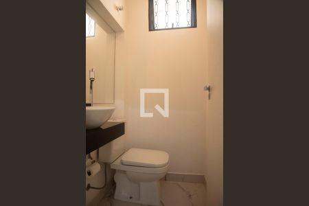 Casa à venda com 160m², 3 quartos e 2 vagasBanheiro de Serviço