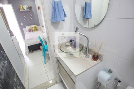 Casa de condomínio à venda com 117m², 3 quartos e 1 vagaBanheiro da Suíte 2