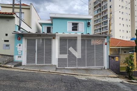 Casa à venda com 230m², 3 quartos e 3 vagasFachada