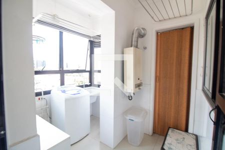 Apartamento à venda com 138m², 3 quartos e 2 vagas Apartamento à venda com 138m², 3 quartos e 2 vagasÁrea de Serviço