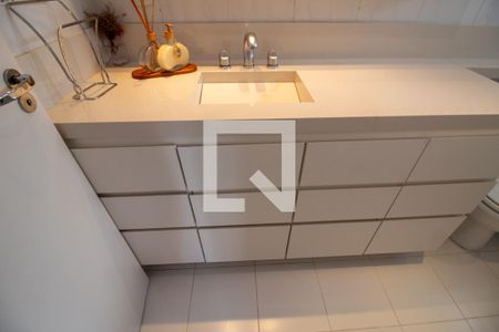 Apartamento à venda com 138m², 3 quartos e 2 vagas Apartamento à venda com 138m², 3 quartos e 2 vagasBanheiro da Suíte