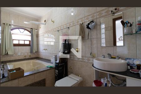 Casa à venda com 200m², 3 quartos e 5 vagasBanheiro da Suíte