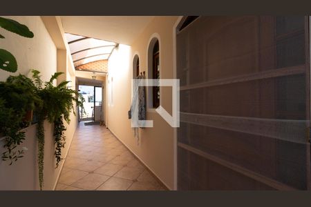 Casa à venda com 200m², 3 quartos e 5 vagasCorredor