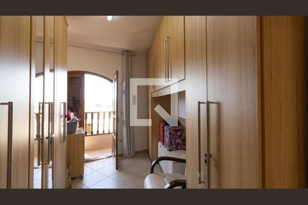 Casa à venda com 200m², 3 quartos e 5 vagasQuarto 2