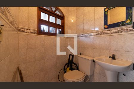 Casa à venda com 200m², 3 quartos e 5 vagasBanheiro de serviço 2