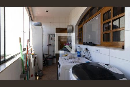 Casa à venda com 200m², 3 quartos e 5 vagasÁrea de Serviço