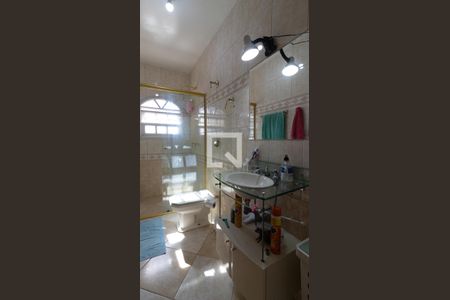 Casa à venda com 200m², 3 quartos e 5 vagasBanheiro