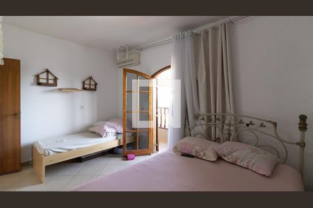 Casa à venda com 200m², 3 quartos e 5 vagasSuíte