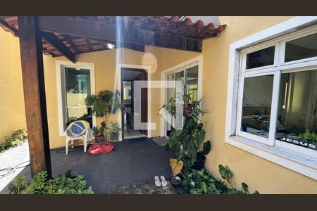 Casa à venda com 197m², 4 quartos e 3 vagas Casa à venda com 197m², 4 quartos e 3 vagasÁrea comum