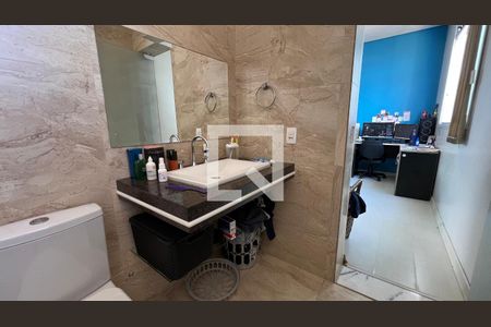 Casa à venda com 197m², 4 quartos e 3 vagas Casa à venda com 197m², 4 quartos e 3 vagasBanheiro 2