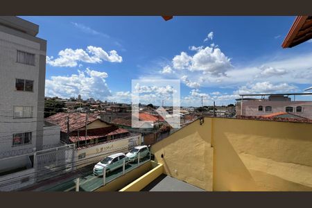 Casa à venda com 197m², 4 quartos e 3 vagas Casa à venda com 197m², 4 quartos e 3 vagasÁrea comum