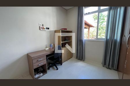 Casa à venda com 197m², 4 quartos e 3 vagas Casa à venda com 197m², 4 quartos e 3 vagasEscritório