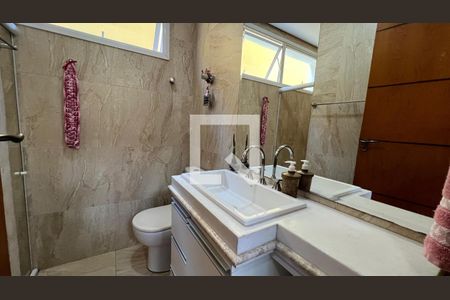 Casa à venda com 197m², 4 quartos e 3 vagas Casa à venda com 197m², 4 quartos e 3 vagasBanheiro 1