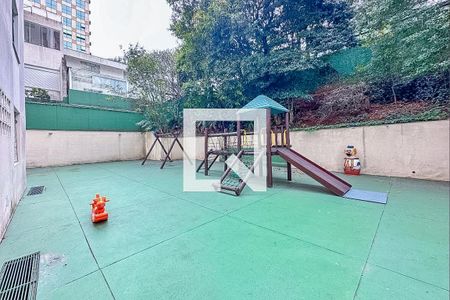 Apartamento à venda com 141m², 2 quartos e 1 vaga Apartamento à venda com 141m², 2 quartos e 1 vagaÁrea comum - Playground