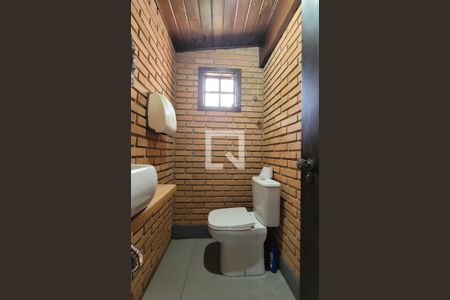 Casa à venda com 300m², 5 quartos e 3 vagas Casa à venda com 300m², 5 quartos e 3 vagasLavabo