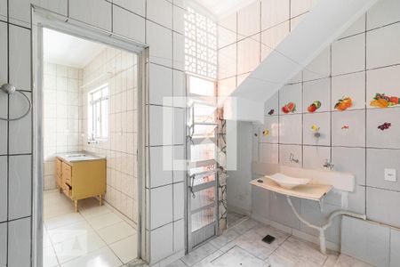 Casa à venda com 162m², 3 quartos e 2 vagas Casa à venda com 162m², 3 quartos e 2 vagasÁrea de Serviço Casa 2