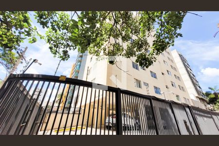 Apartamento à venda com 70m², 2 quartos e 1 vagaFachada