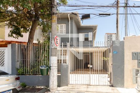 Casa à venda com 136m², 3 quartos e 2 vagasFachada