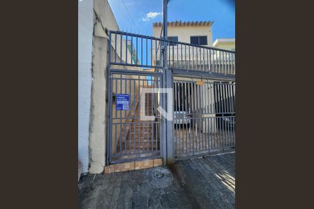 Casa à venda com 340m², 1 quarto e 2 vagas Casa à venda com 340m², 1 quarto e 2 vagasFachada