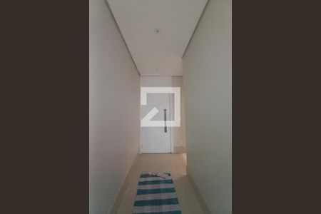 Casa de condomínio para alugar com 420m², 4 quartos e 6 vagas Casa de condomínio para alugar com 420m², 4 quartos e 6 vagasCorredor