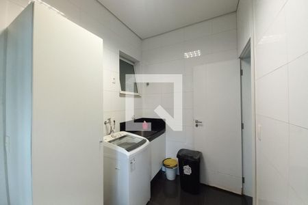 Casa de condomínio para alugar com 420m², 4 quartos e 6 vagas Casa de condomínio para alugar com 420m², 4 quartos e 6 vagasÁrea de Serviço