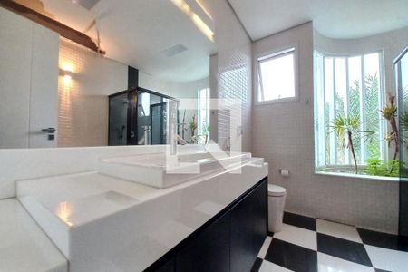 Casa de condomínio para alugar com 420m², 4 quartos e 6 vagas Casa de condomínio para alugar com 420m², 4 quartos e 6 vagasBanheiro da Suíte 3