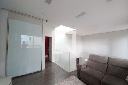 Casa de condomínio para alugar com 420m², 4 quartos e 6 vagas Casa de condomínio para alugar com 420m², 4 quartos e 6 vagasSala do Hall dos Quartos