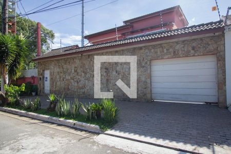 Casa à venda com 600m², 9 quartos e 10 vagas Casa à venda com 600m², 9 quartos e 10 vagasFachada