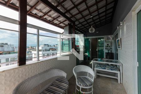 Apartamento à venda com 220m², 3 quartos e 2 vagasVaranda