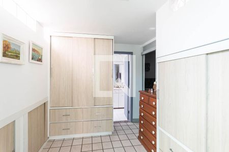 Apartamento à venda com 220m², 3 quartos e 2 vagasSuíte (segundo andar)