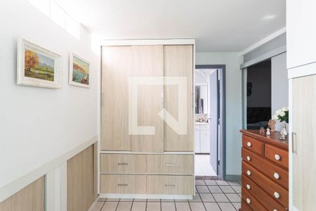 Apartamento à venda com 220m², 3 quartos e 2 vagasSuíte (segundo andar)