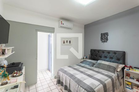 Apartamento à venda com 220m², 3 quartos e 2 vagasSuíte (segundo andar)