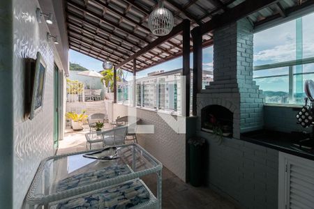 Apartamento à venda com 220m², 3 quartos e 2 vagasVaranda