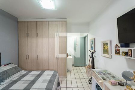 Apartamento à venda com 220m², 3 quartos e 2 vagasSuíte (segundo andar)